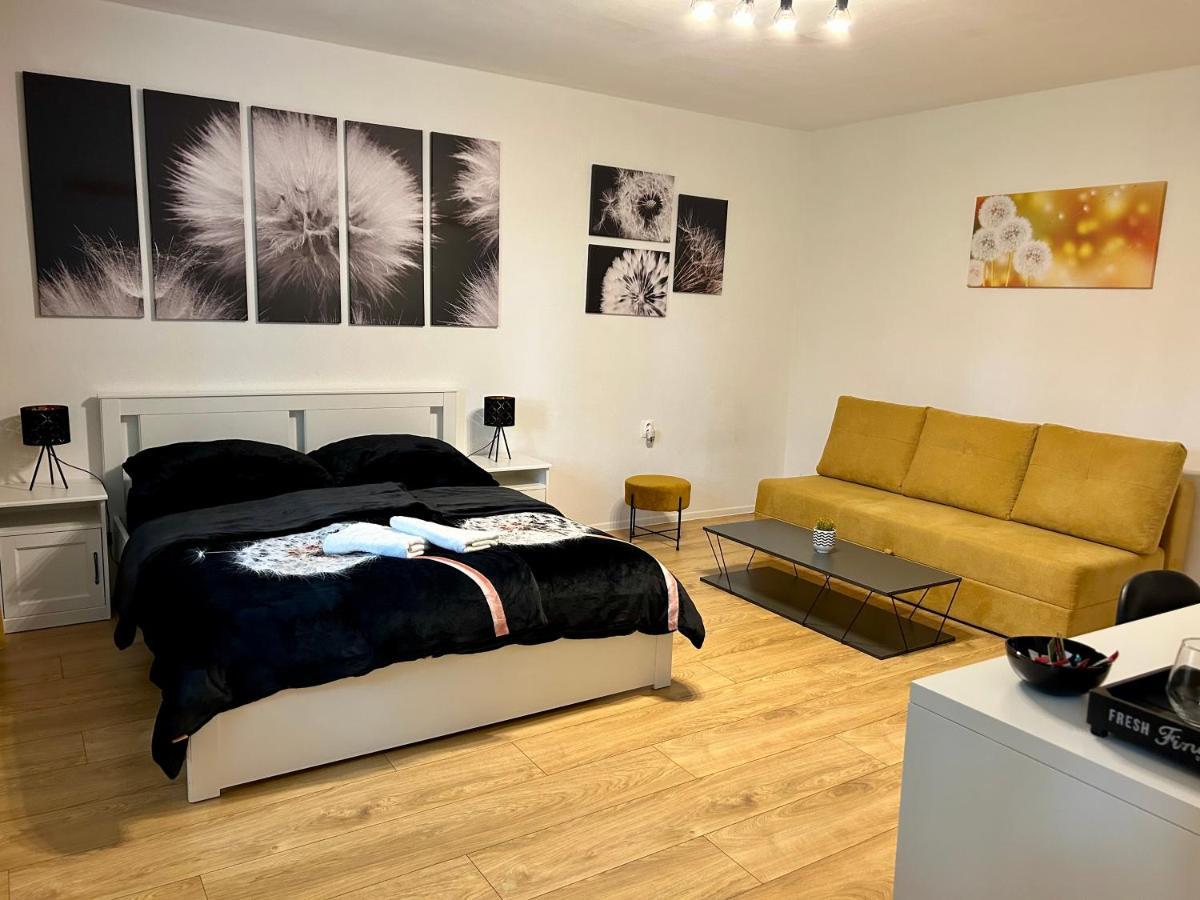 Studio Apartment Dandelion 브라티슬라바 외부 사진